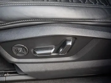 AUDI RS Q8 TFSI quattro MATRIX HUD PANO STAND