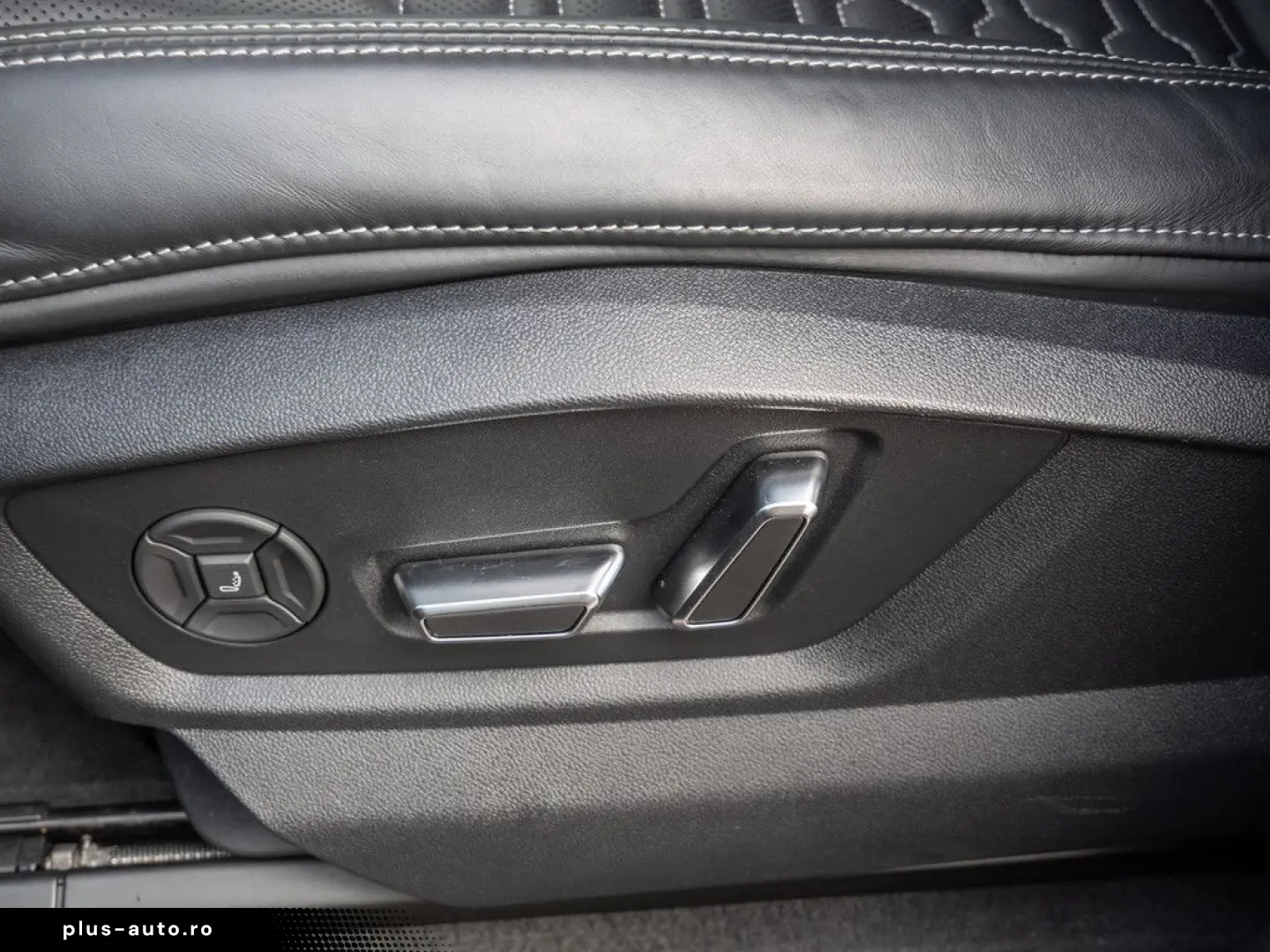 AUDI RS Q8 TFSI quattro MATRIX HUD PANO STAND