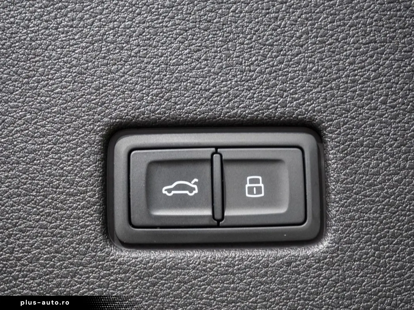 AUDI RS Q8 TFSI quattro MATRIX HUD PANO STAND