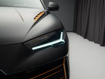 Lamborghini Urus Performante 60 Anniversario