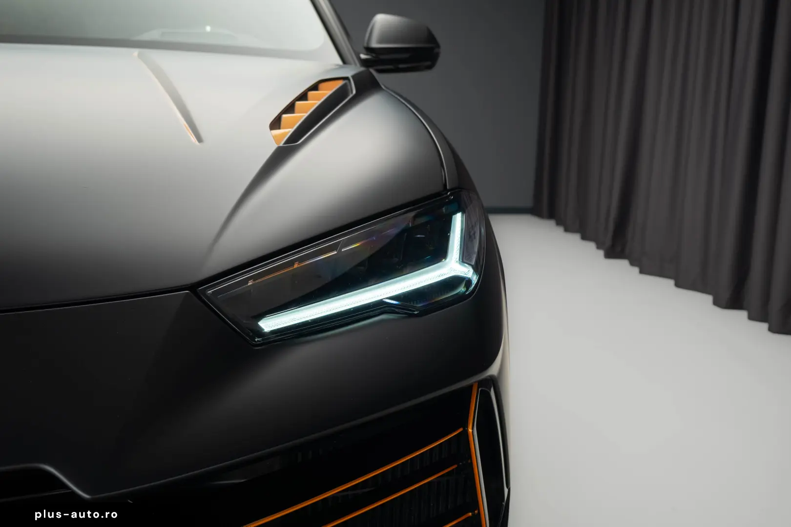 Lamborghini Urus Performante 60 Anniversario