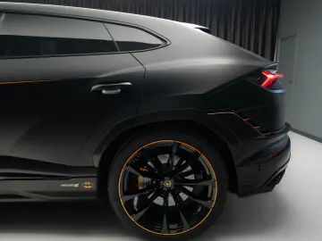 Lamborghini Urus Performante 60 Anniversario