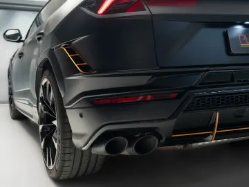 Lamborghini Urus Performante 60 Anniversario