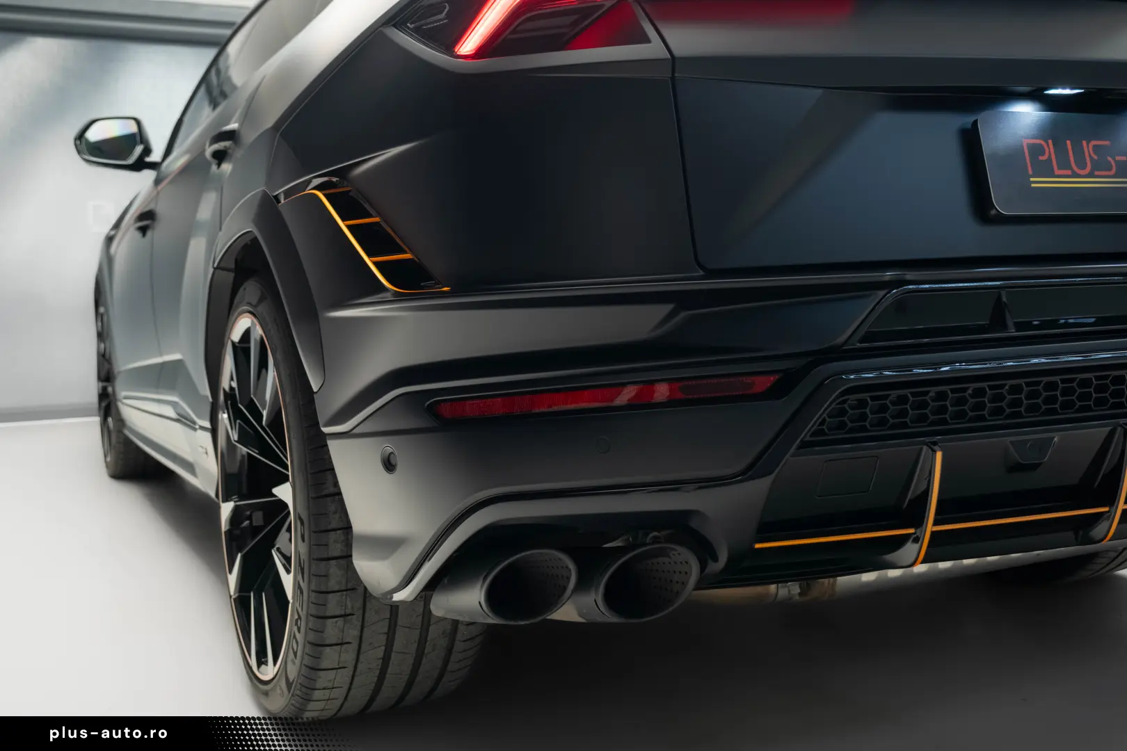 Lamborghini Urus Performante 60 Anniversario