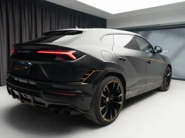 Lamborghini Urus Performante 60 Anniversario