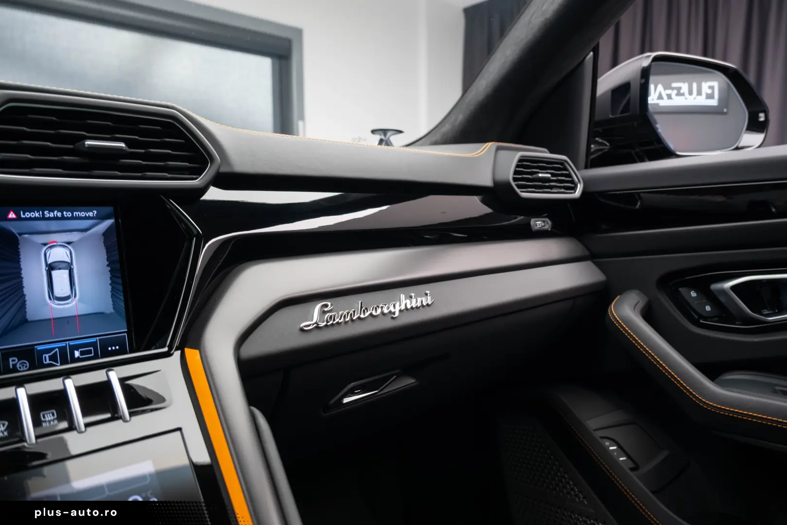 Lamborghini Urus Performante 60 Anniversario