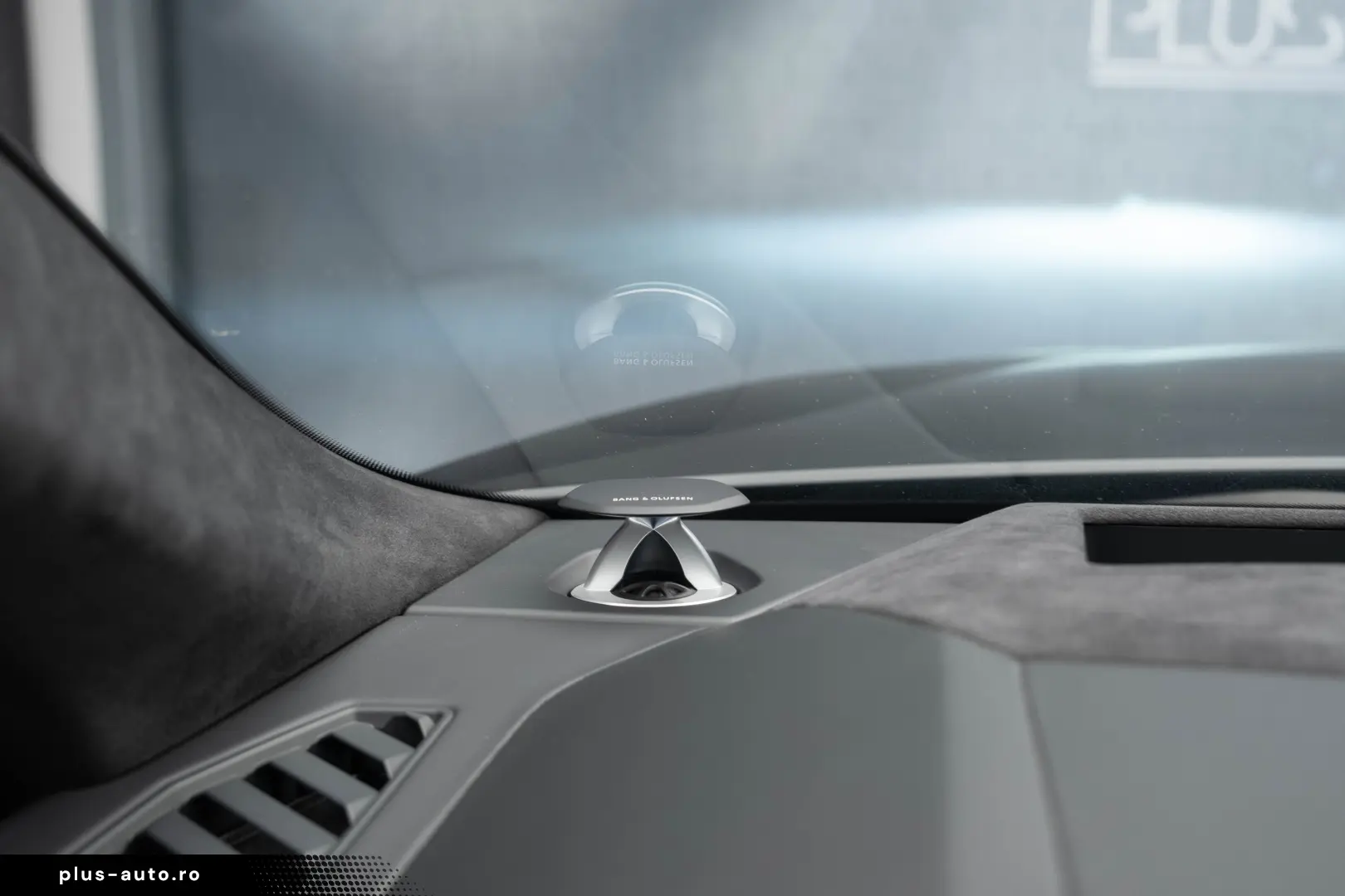 Lamborghini Urus Performante 60 Anniversario