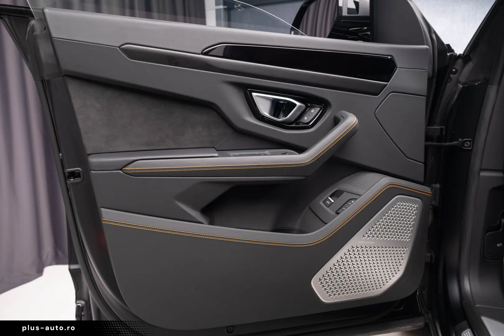 Lamborghini Urus Performante 60 Anniversario