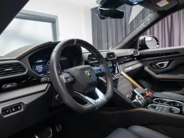 Lamborghini Urus Performante 60 Anniversario