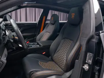 Lamborghini Urus Performante 60 Anniversario