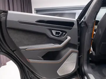 Lamborghini Urus Performante 60 Anniversario