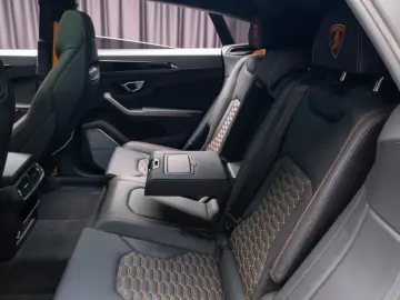 Lamborghini Urus Performante 60 Anniversario