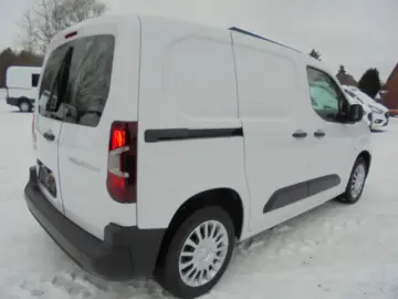 TOYOTA Proace City 1 5D-4D Kasten AHK mögl. Navi Klima