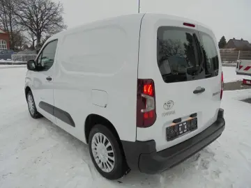 TOYOTA Proace City 1 5D-4D Kasten AHK mögl. Navi Klima