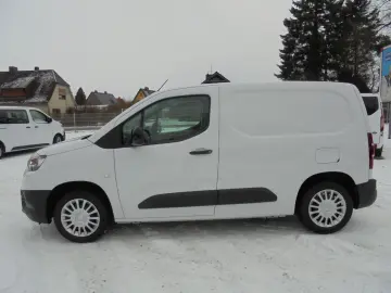 TOYOTA Proace City 1 5D-4D Kasten AHK mögl. Navi Klima