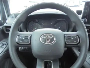 TOYOTA Proace City 1 5D-4D Kasten AHK mögl. Navi Klima