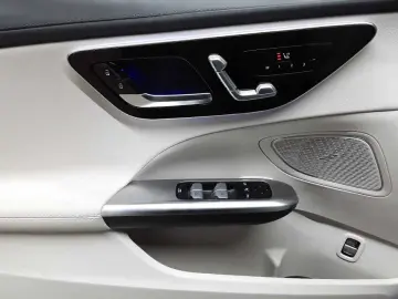 MERCEDES-BENZ C 220 d 4Matic