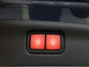 MERCEDES-BENZ C 220 d 4Matic