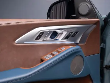 BMW XM 4 4 H K XDRIVE