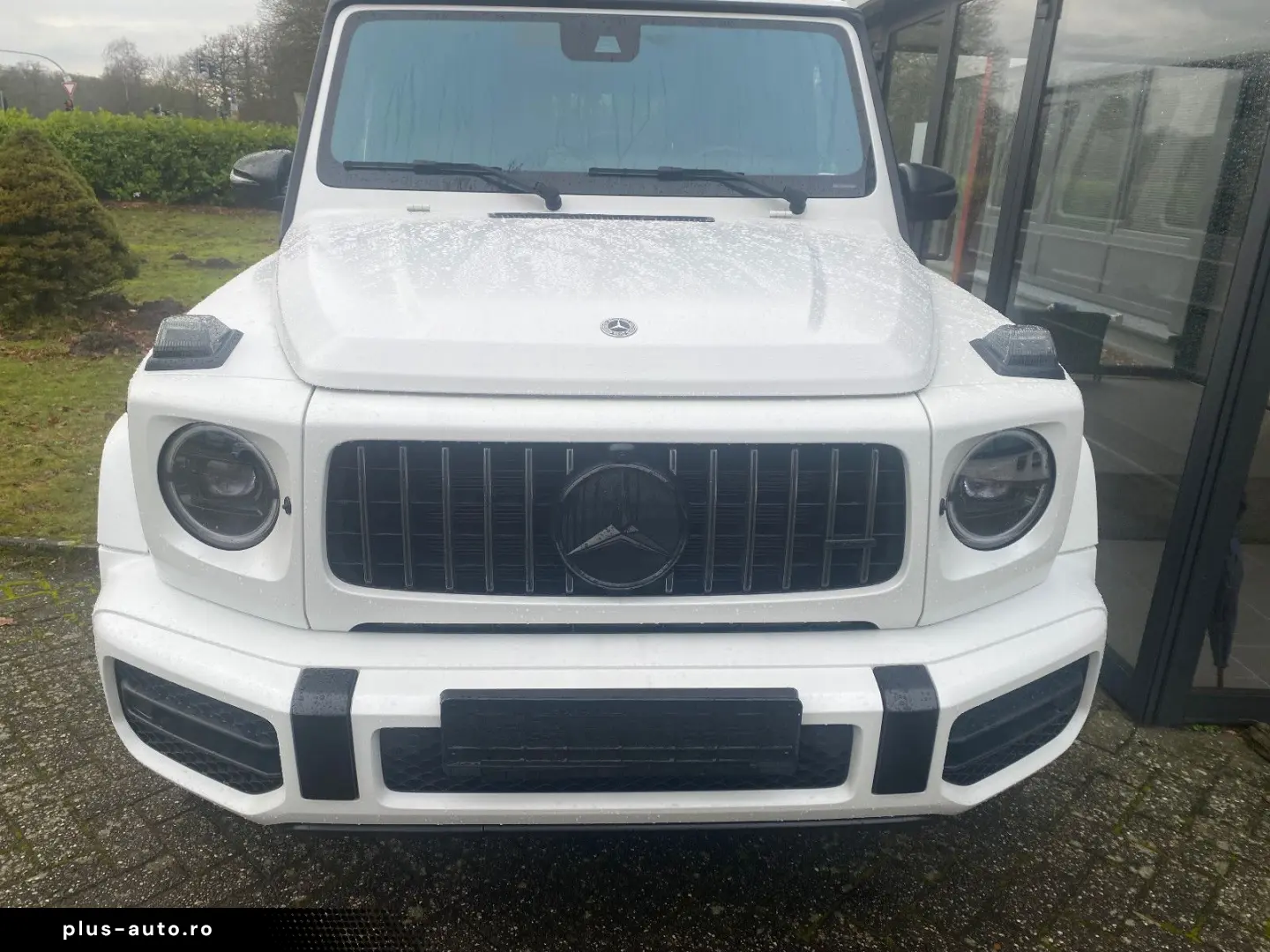 MERCEDES-BENZ G 63 AMG Magno white Fond TV Superior Line