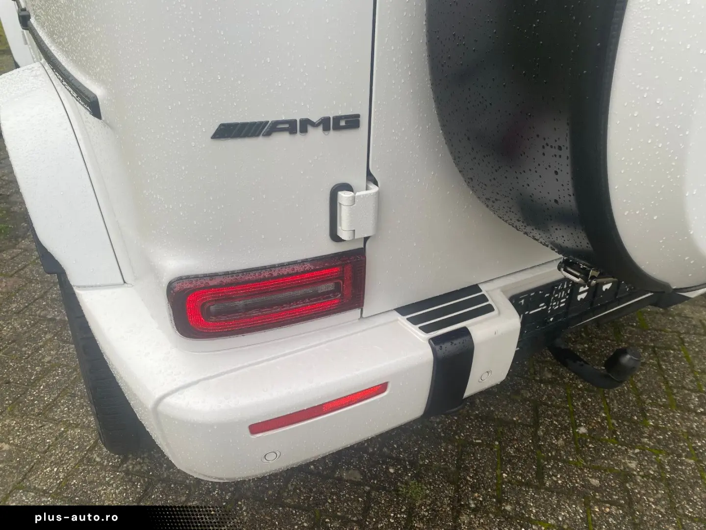 MERCEDES-BENZ G 63 AMG Magno white Fond TV Superior Line