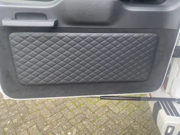 MERCEDES-BENZ G 63 AMG Magno white Fond TV Superior Line