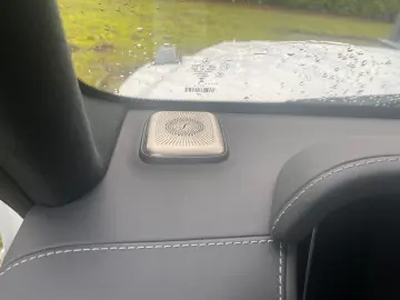 MERCEDES-BENZ G 63 AMG Magno white Fond TV Superior Line