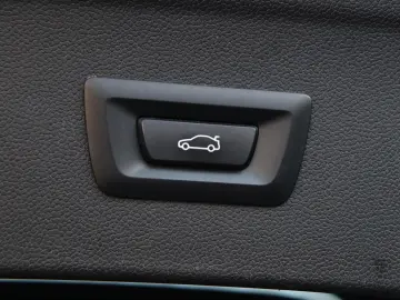 BMW iX xDrive 50 Sportpaket  AHK SKY LOUNGE HEAD-UP