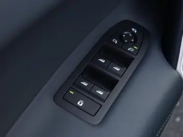 BMW iX xDrive 50 Sportpaket  AHK SKY LOUNGE HEAD-UP