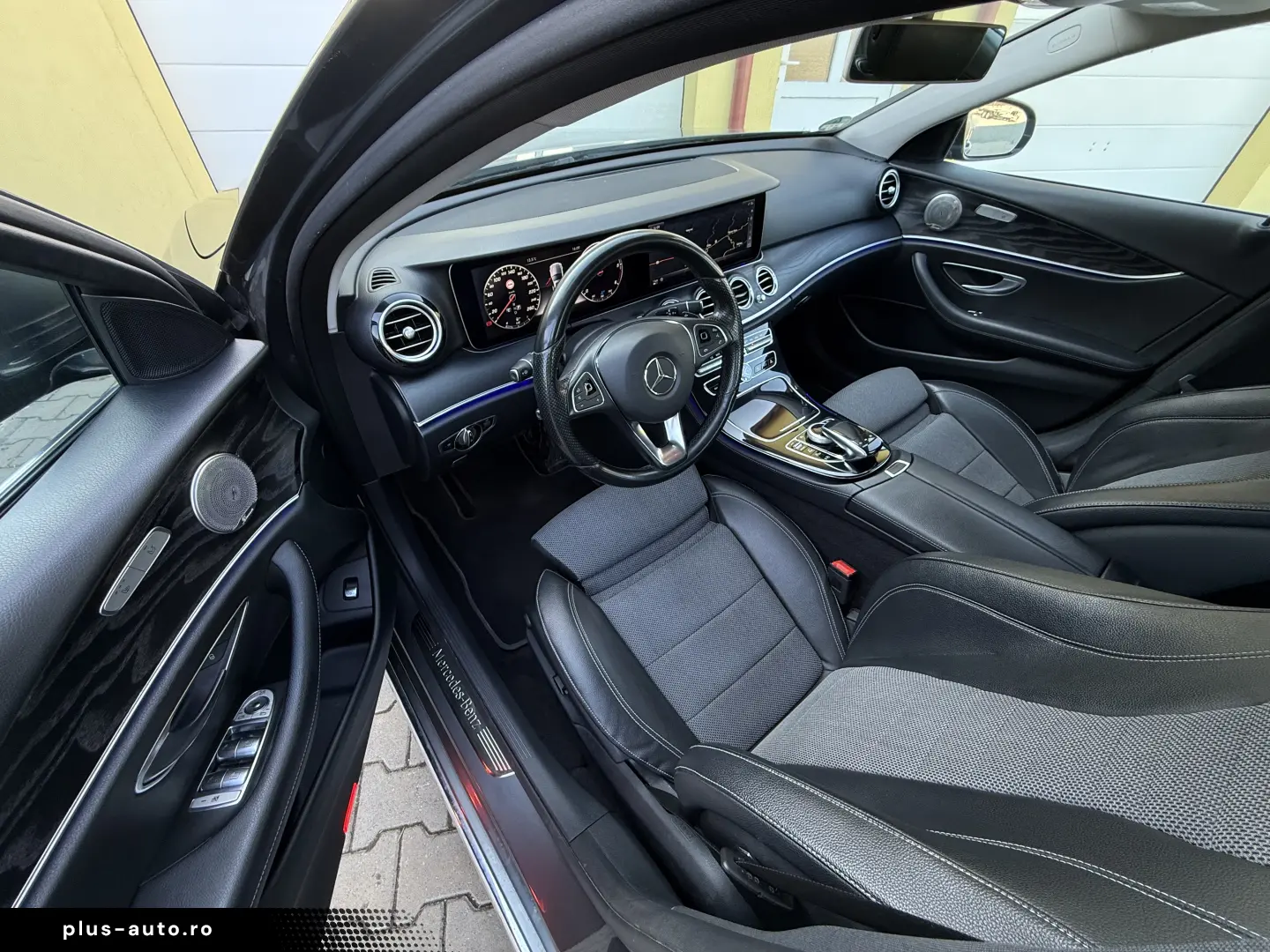 E220d   Aut   194cp   Bord complet digital   Burmester