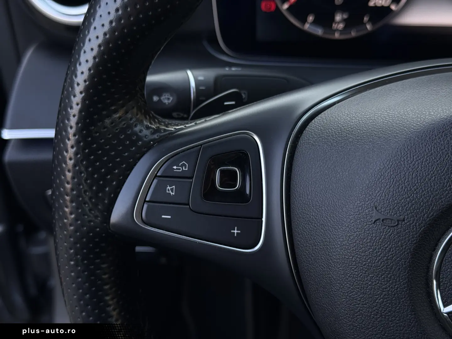 E220d   Aut   194cp   Bord complet digital   Burmester