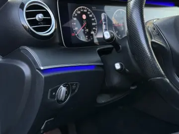 E220d   Aut   194cp   Bord complet digital   Burmester