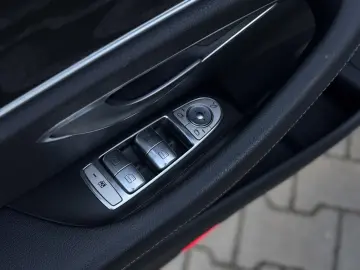 E220d   Aut   194cp   Bord complet digital   Burmester