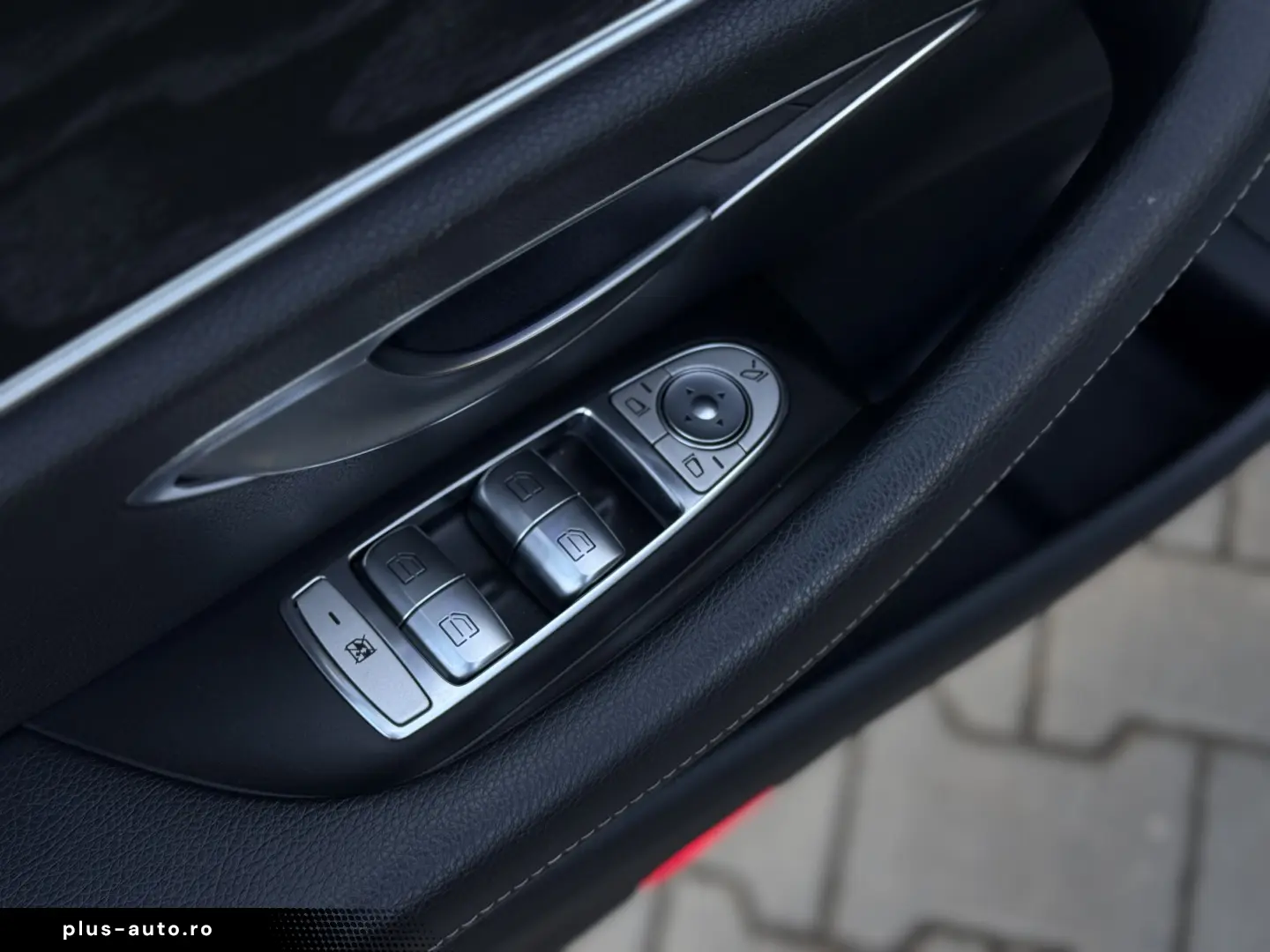 E220d   Aut   194cp   Bord complet digital   Burmester