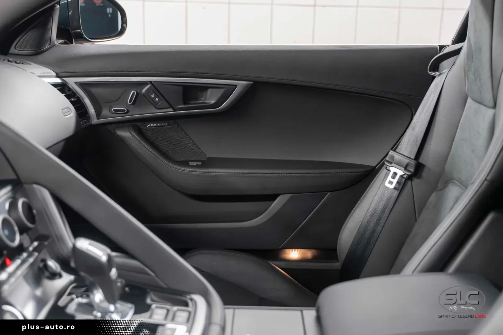 Jaguar F-Type Coupe R-Dynamic Performance Meridian LED