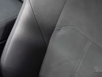 Jaguar F-Type Coupe R-Dynamic Performance Meridian LED