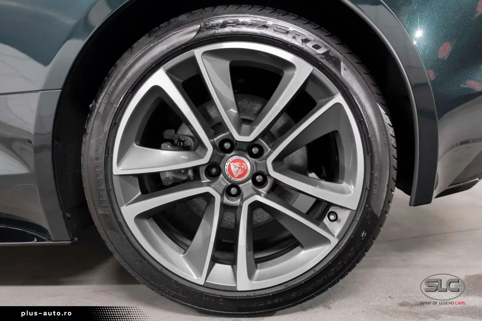 Jaguar F-Type Coupe R-Dynamic Performance Meridian LED