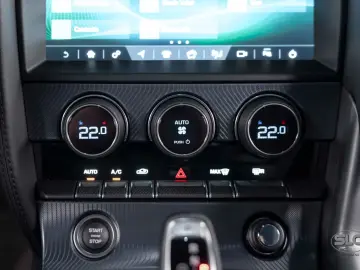 Jaguar F-Type Coupe R-Dynamic Performance Meridian LED