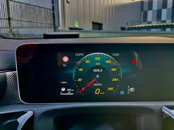 Mercedes-Benz CLA 180