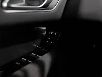 LAND ROVER Range Rover Velar DYNAMIC HSE D300   Pano SD