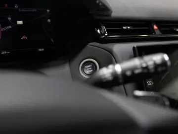 LAND ROVER Range Rover Velar DYNAMIC HSE D300   Pano SD