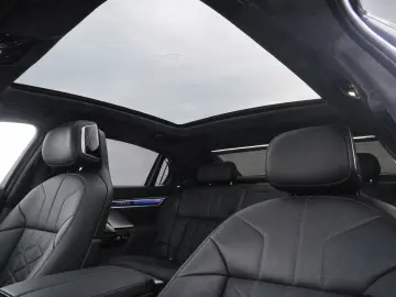 BMW 740 d xDrive M Sport Pro SHZ PANO