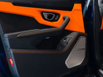LAMBORGHINI Urus S   Blu Astraeus   B&O