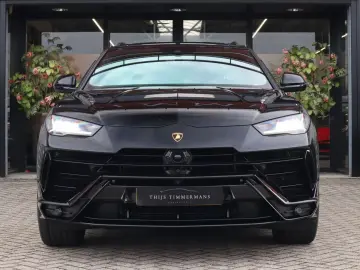 LAMBORGHINI Urus S   Akrapovic  Keramisch  Bang&Olufsen  Mas