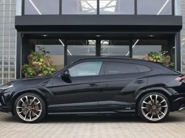 LAMBORGHINI Urus S   Akrapovic  Keramisch  Bang&Olufsen  Mas