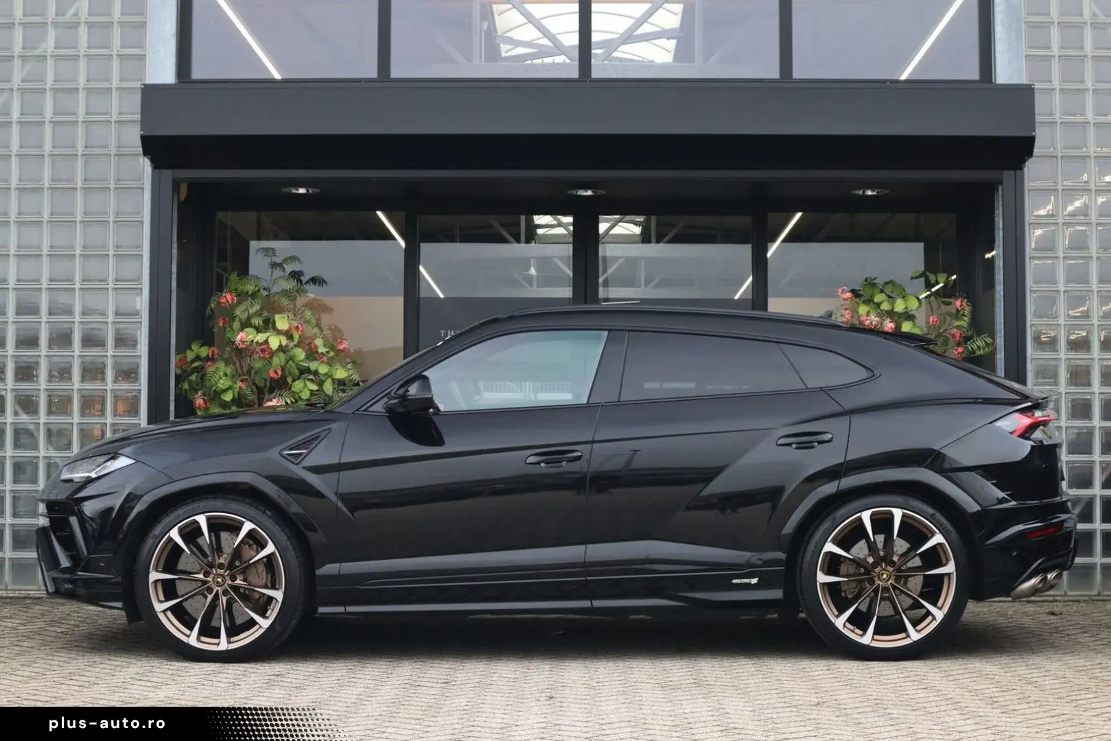 LAMBORGHINI Urus S   Akrapovic  Keramisch  Bang&Olufsen  Mas