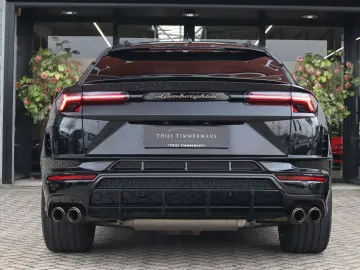 LAMBORGHINI Urus S   Akrapovic  Keramisch  Bang&Olufsen  Mas