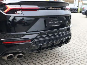 LAMBORGHINI Urus S   Akrapovic  Keramisch  Bang&Olufsen  Mas