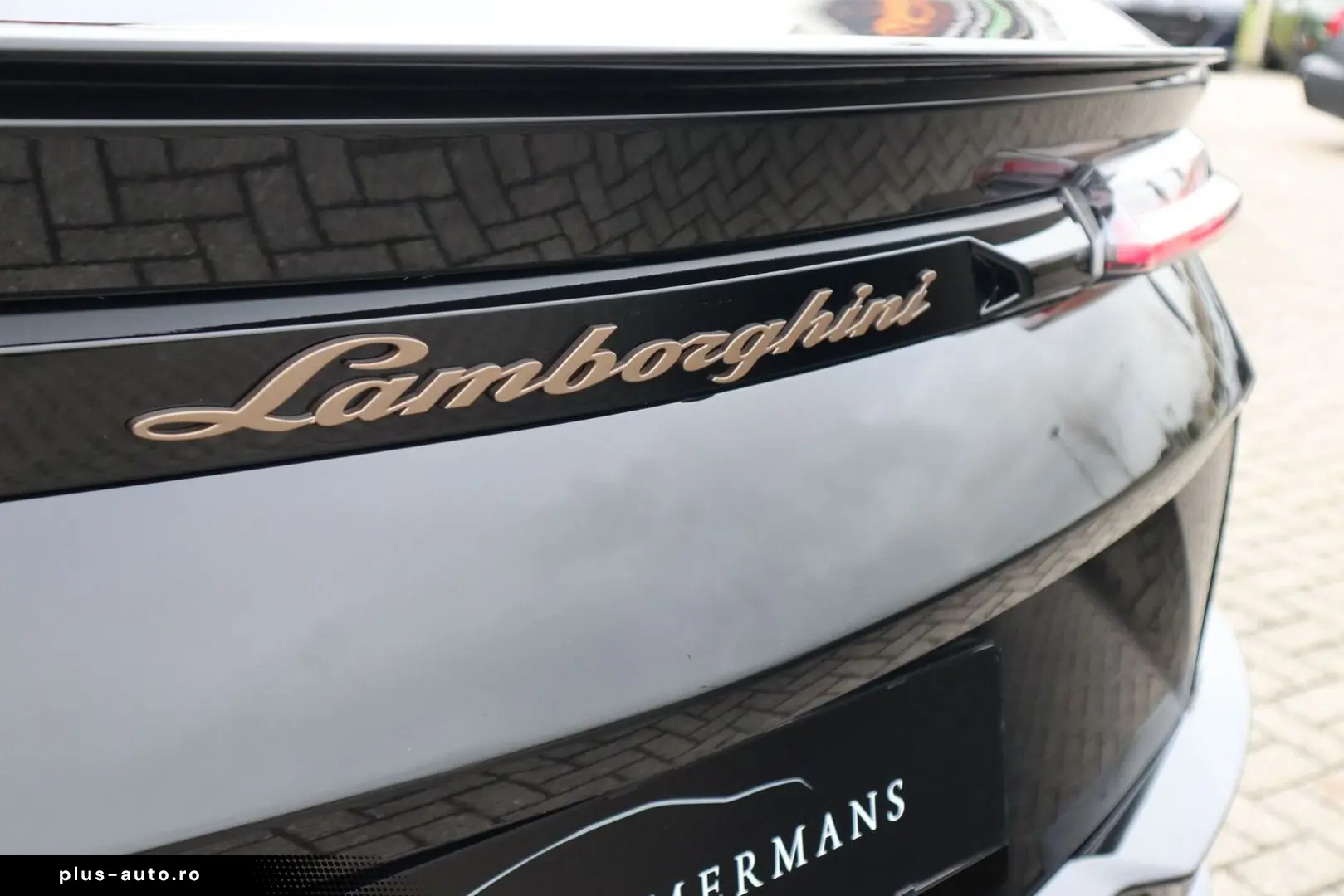 LAMBORGHINI Urus S   Akrapovic  Keramisch  Bang&Olufsen  Mas