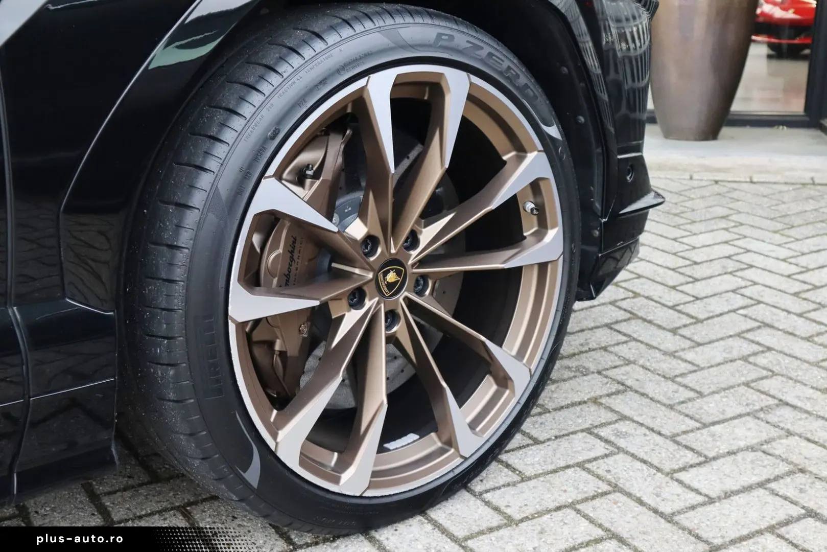 LAMBORGHINI Urus S   Akrapovic  Keramisch  Bang&Olufsen  Mas